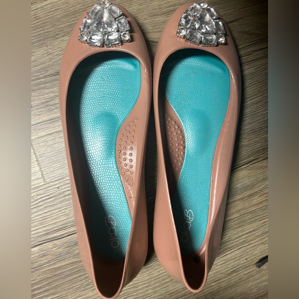 OkoB Flats in taupe color.